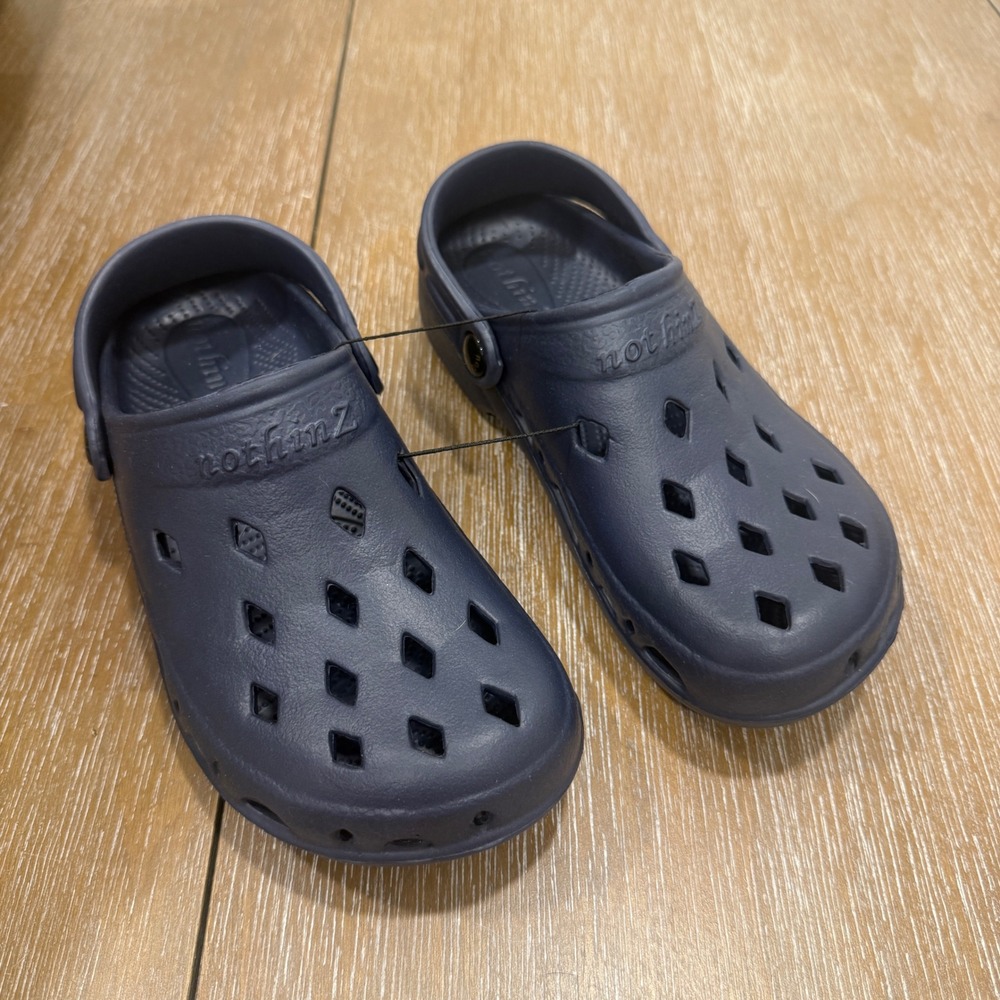 NothinZ Kids Navy Blue Clogs Size J4 L6 Slip On Water Shoes Kids 4 Play Slippers